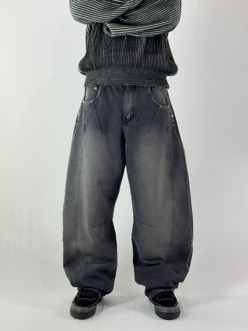 Baggy corte Barrel Gris oscuro