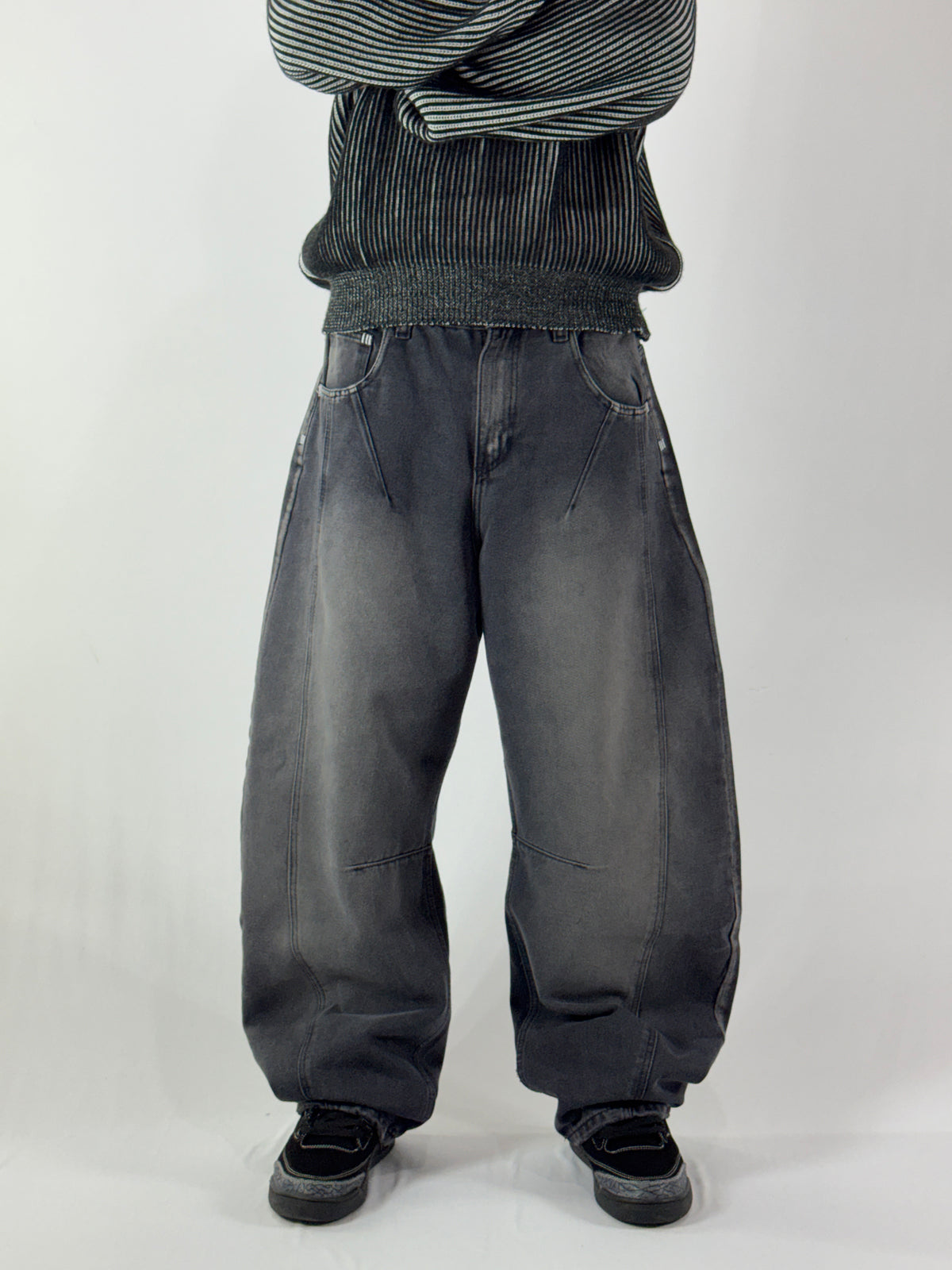 Baggy corte Barrel Gris oscuro
