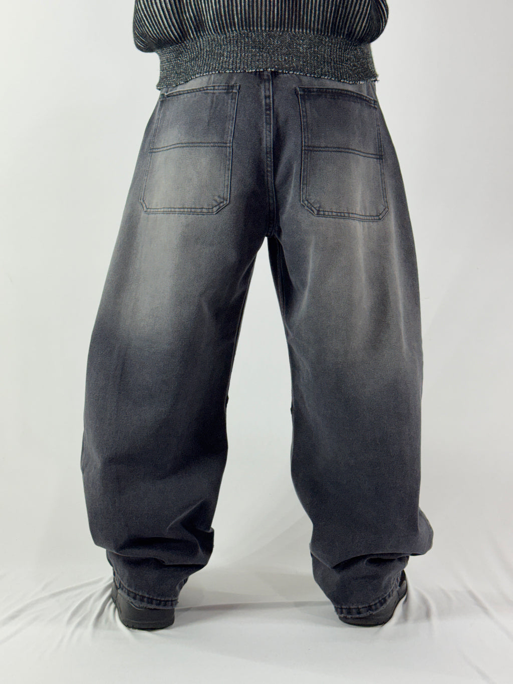 Baggy corte Barrel Gris oscuro