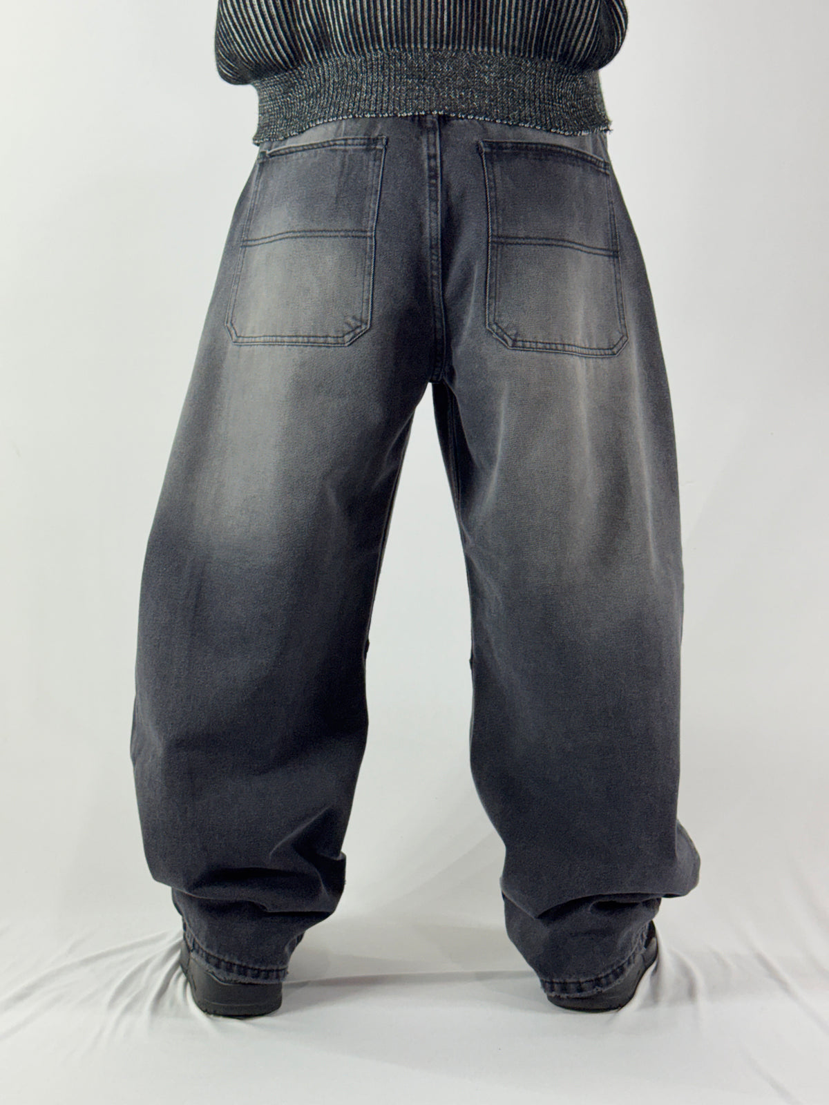 Baggy corte Barrel Gris oscuro